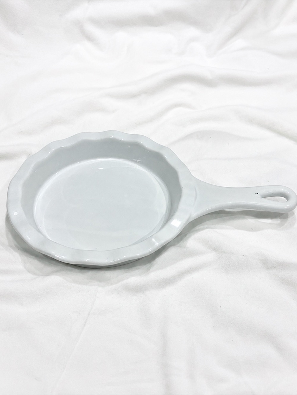 Modern Gourmet Foods White Ceramic 7” Pie Dish Handle Ruffled Edge